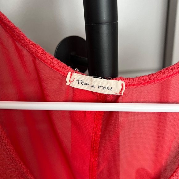 Tea n Rose Sleeveless Shirt - Size Small - Picture 2 of 4